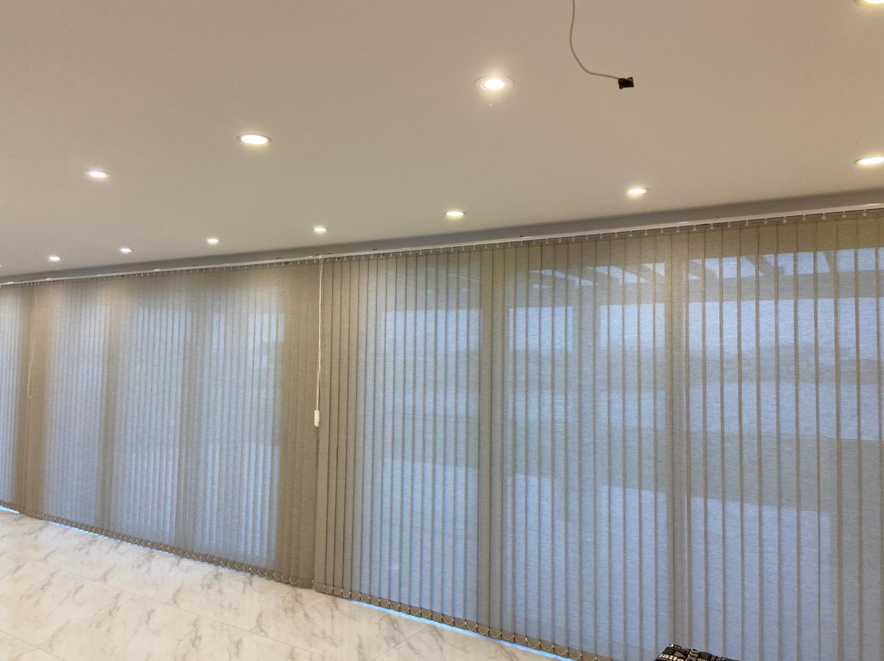 Cortinas instaladas en salón